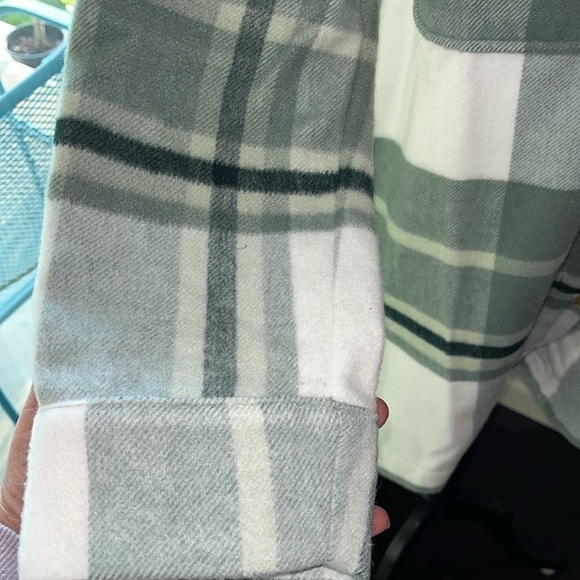 Banana Republic Womens
Shirt Jacket Green Plaid
Shacket Oversized.  Size Large - Picture 4 of 11